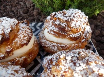 Choux creme chantilly et brisure de nougat blanc classique