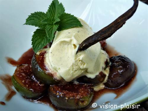 Les figues rôties au cognac et glace vanille