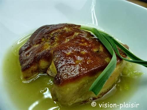 Foie gras chaud aux poireaux