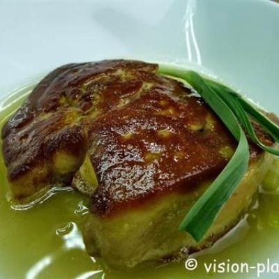 Foie gras chaud aux poireaux