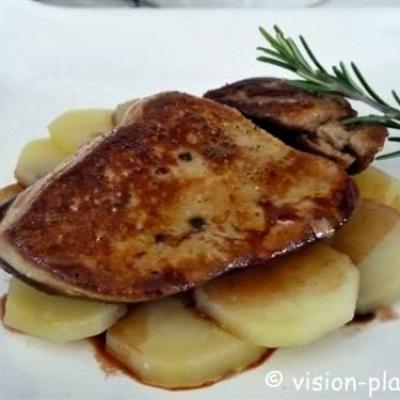 Foie gras poele pommes de terre au romarin et vinaigrette