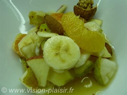 blog de pâtisserie et sa salade de fruits frais aux amandes et noix