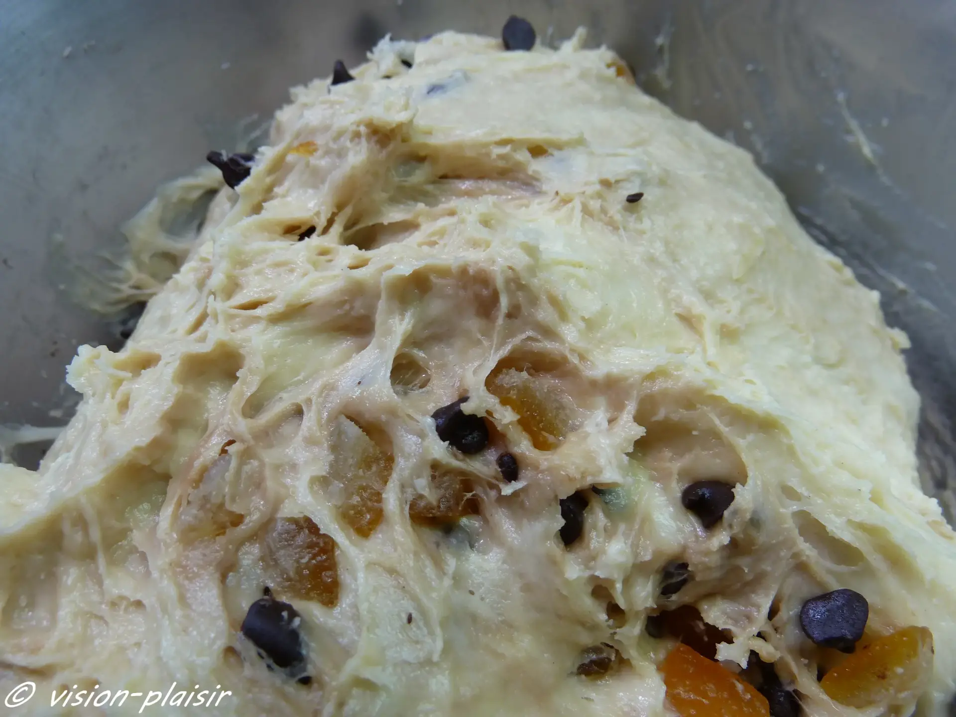 Galette des rois aux ecorces d oranges e pepites de chocolat noires en pousse