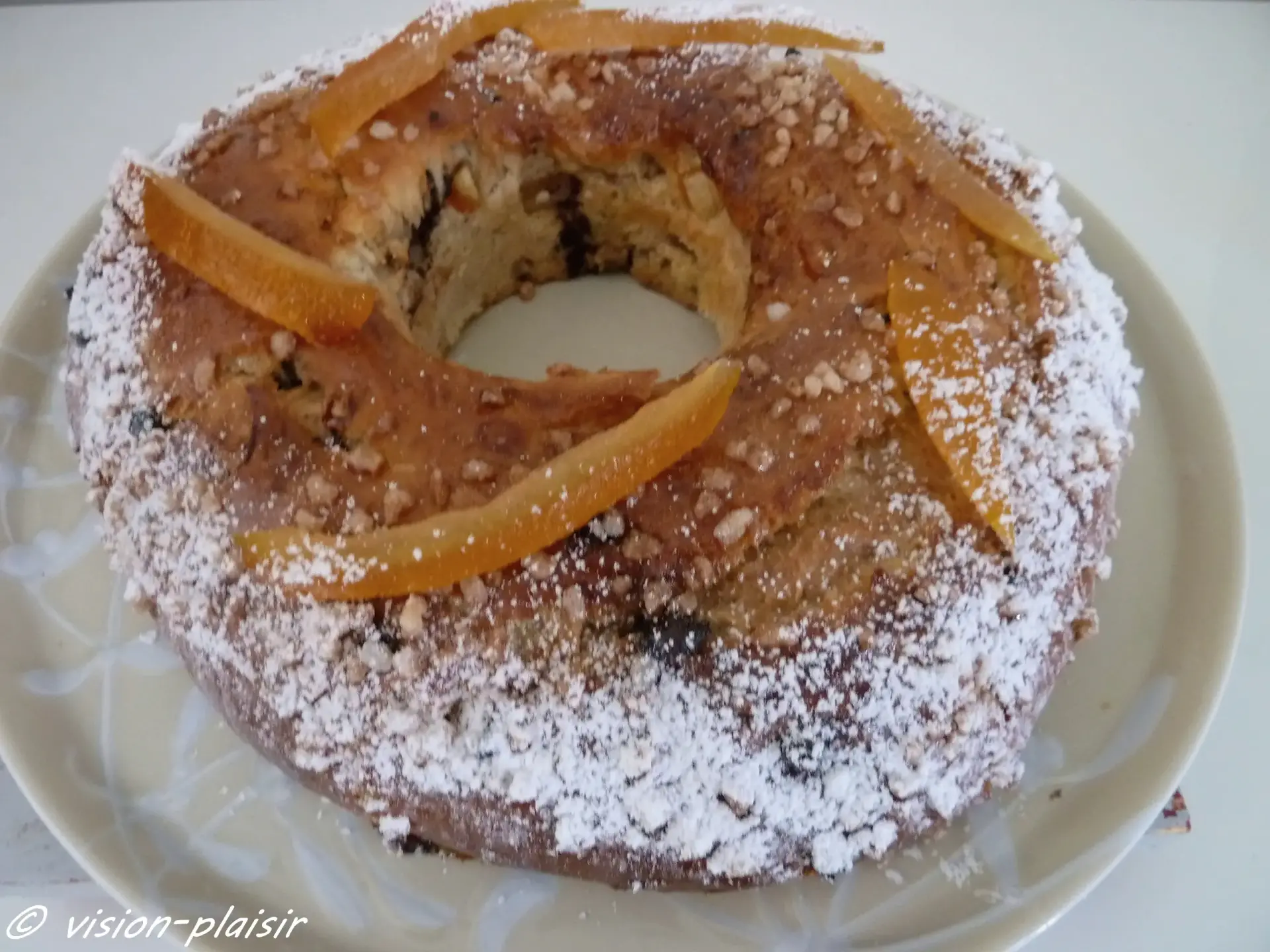 Galette des rois aux ecorces d oranges e pepites de chocolat noires
