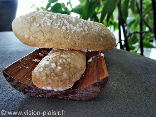 La réalisation de biscuit cuillère maison