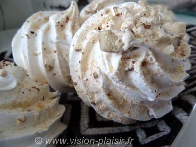 Meringues eclat de nougat amandes
