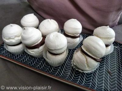 Meringues nature ganache chocolat noir