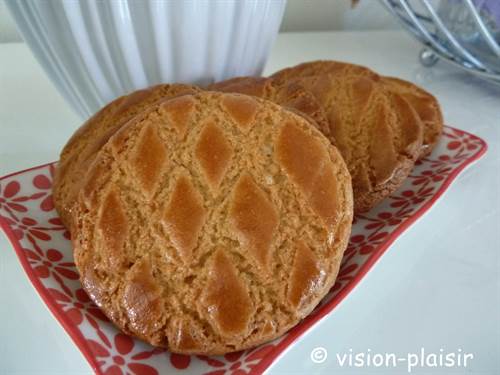 La confection des petites galettes au beurre salé