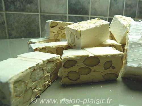Blog de pâtisserie et mon nougat blanc aux amandes