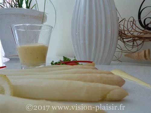 Ma cuisine avec  les asperges sauce hollandaise