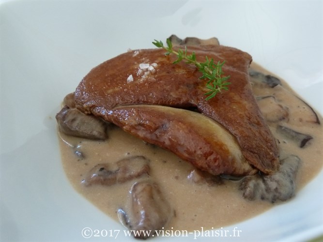 Cassolette de foie gras et cèpes