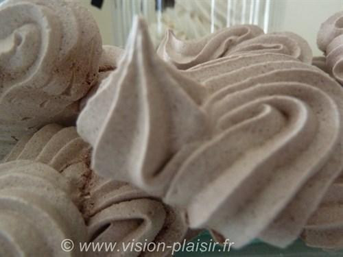 Blog de pâtisserie avec mes meringues au cacao