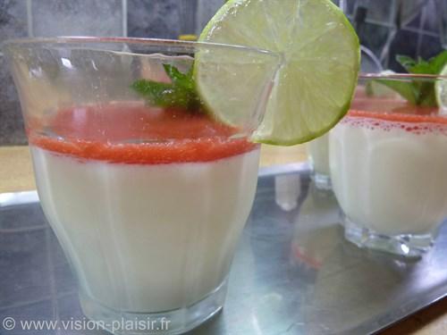 Réaliser la panna cotta au citron vert et coulis de fraise