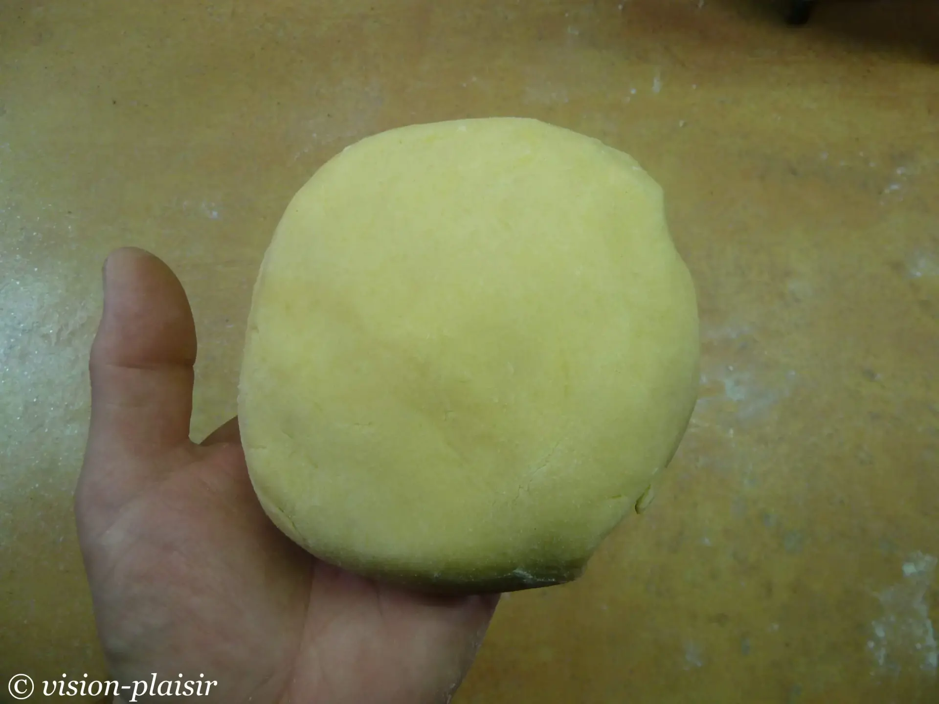 la-pate-brisee-aux-amandes