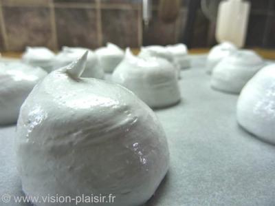 Pocher meringue