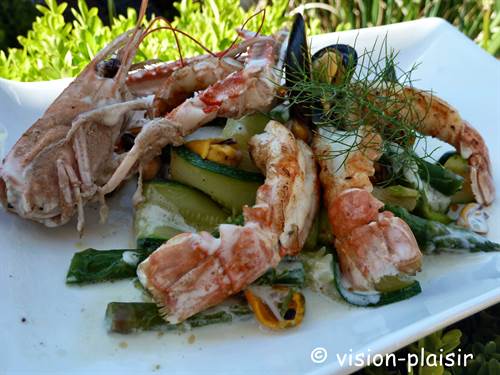 Asperges vertes et langoustines, moules tagliatelles courgette