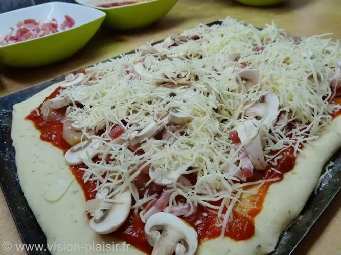 Preparation pizza au barbecue gaz