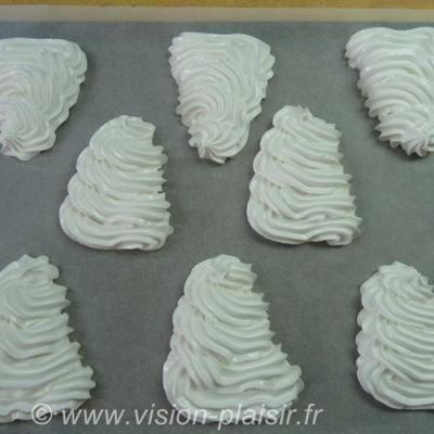 Presentation a cru des meringue suisse