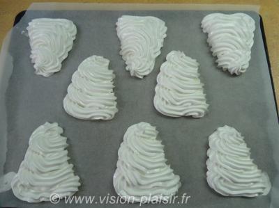 Presentation a cru des meringue suisse
