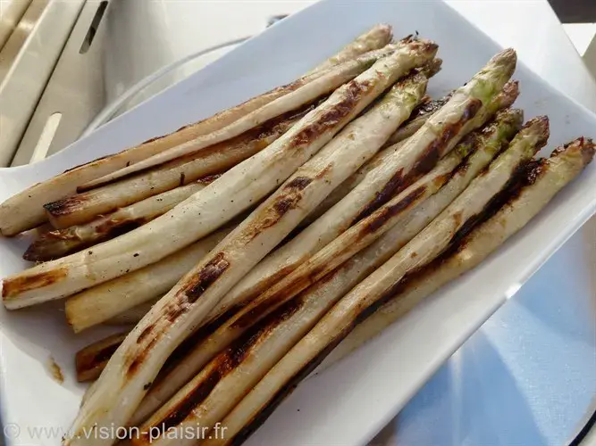 rotir-des-asperges-blanches