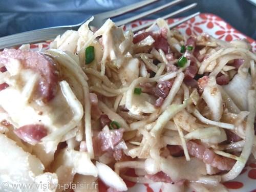 La recette de la salade de chou blanc aux lardons.