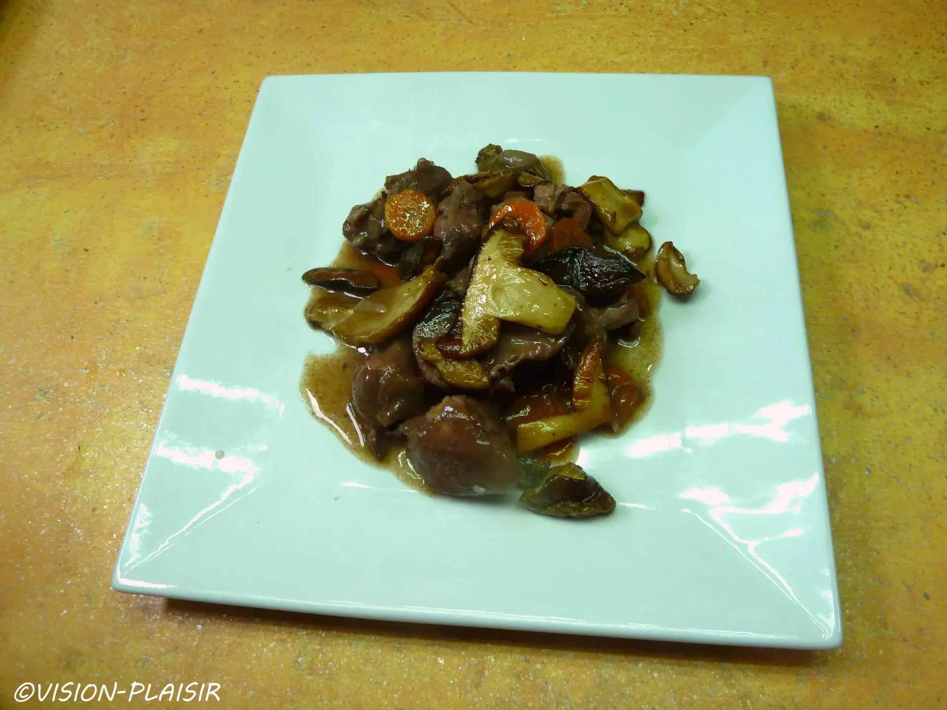 Saute de sanglier carottes et cepe