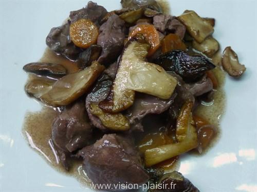 Saute de sanglier carottes et cepes