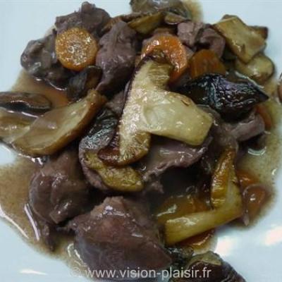 Saute de sanglier carottes et cepes