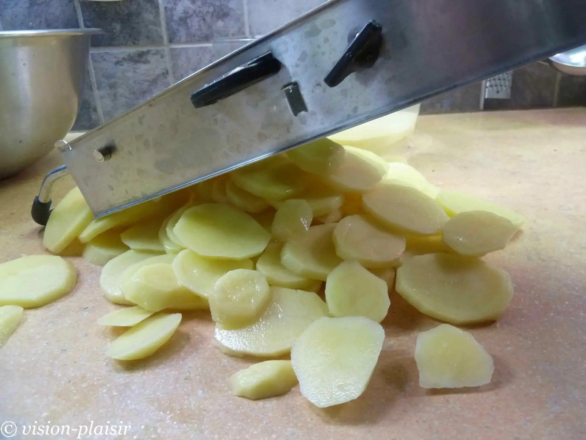 Tailler pommes de terre sarladaise