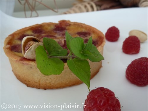 Tartelettes a la pistache et aux framboises