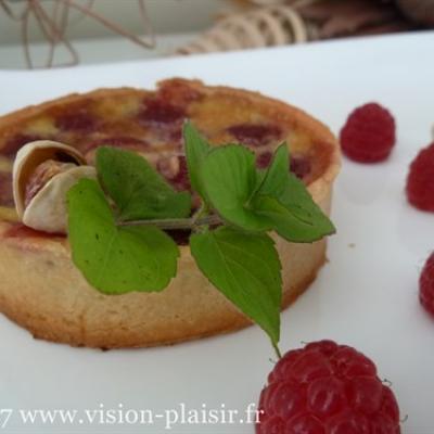 Tartelettes a la pistache et aux framboises