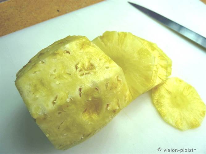 tranchage-de-l-ananas