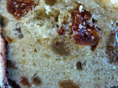 Tranche de brioche aux fruits secs